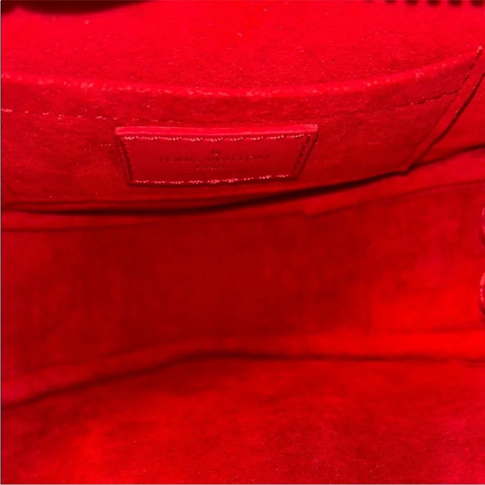 Louis Vuitton new wave‎ love lock heart bag